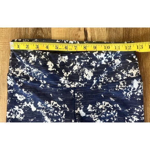 prAna Blue Nautical Canopy Pillar Printed Capri
Crop Leggings Womens S‎ EUC - Picture 4 of 9